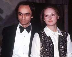 According to sources, when her partner John Cazale According to sources, when her partner John Cazale was too weak to read the newspapers in his last days, Streep used to read the paper to him emulatin